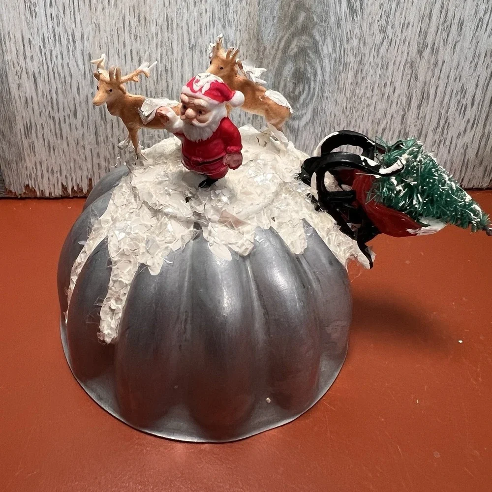 Vintage 1950's‎ Kitschy Hand Crafted Artwork Diorama Scene Christmas Santa Jello